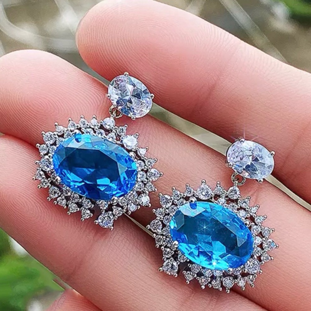 ✨Oval Blue Aquamarine Halo Earring✨✨